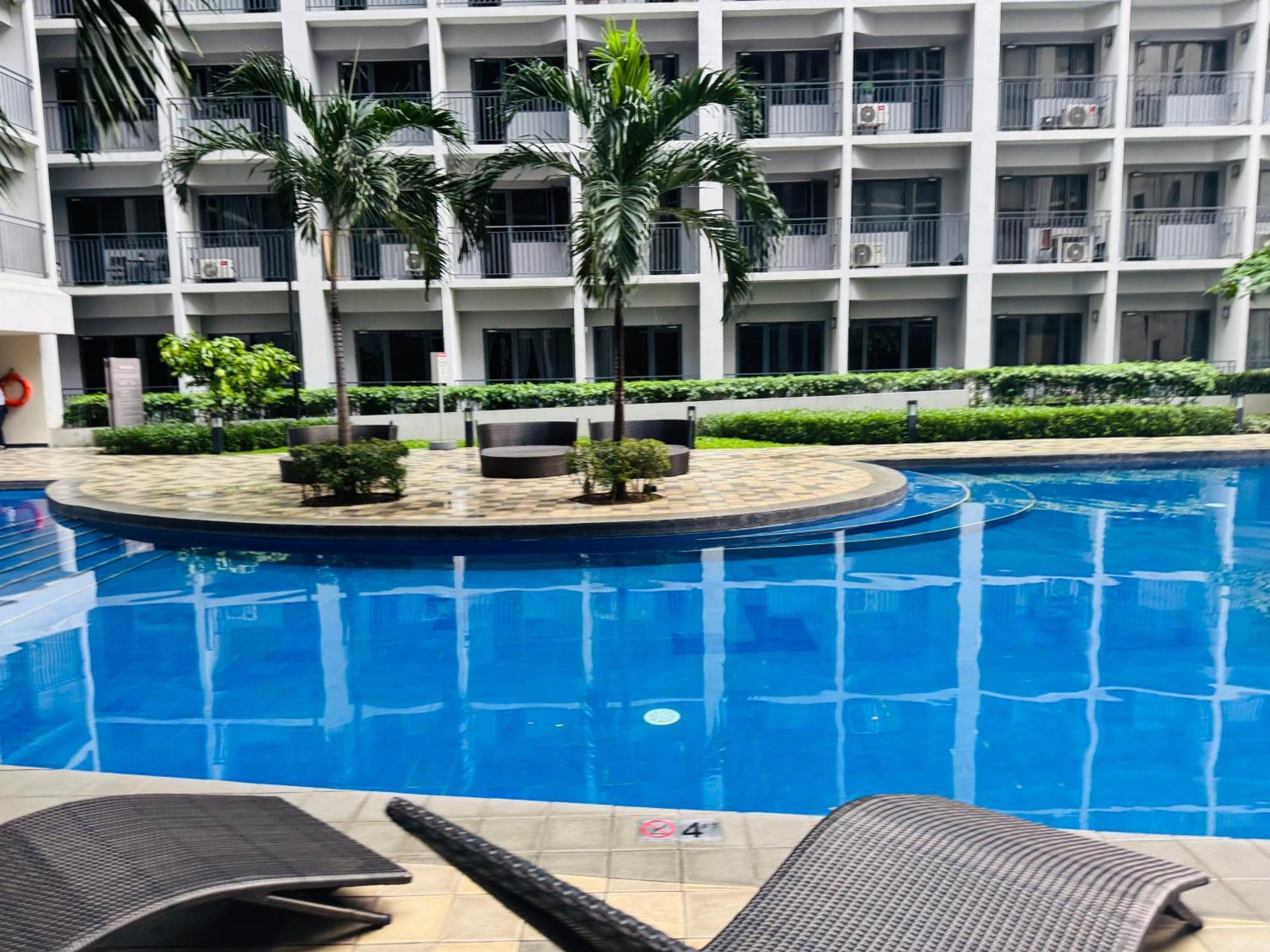 Moa Newly Turn Over 1 Bedroom With Balcony Prier Place 5* Manila