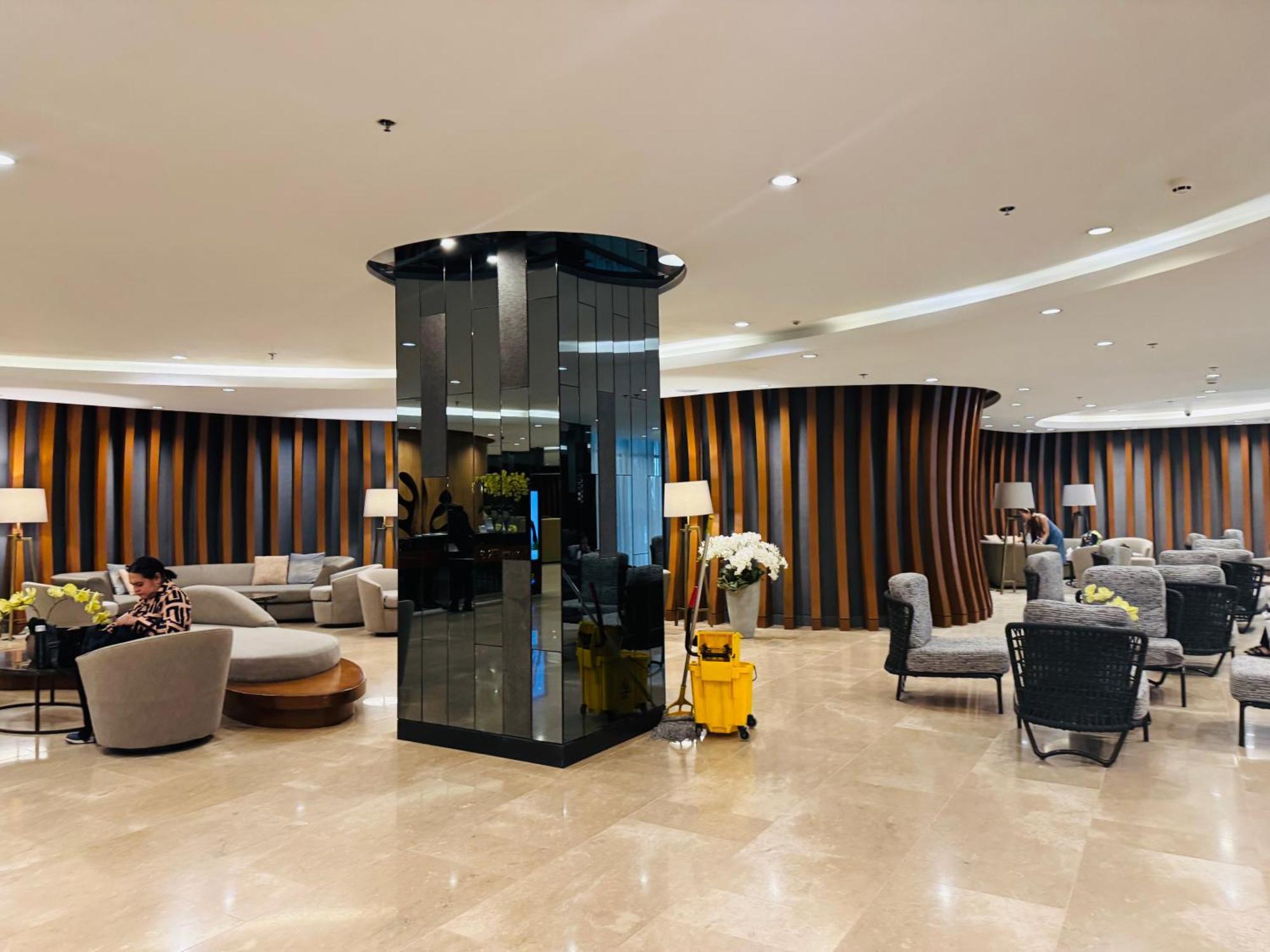 Moa Newly Turn Over 1 Bedroom With Balcony Prier Place Hotel Manila